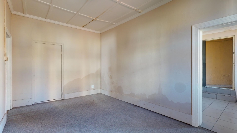 6 Bedroom Property for Sale in North End Eastern Cape